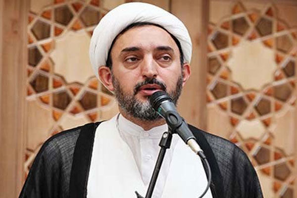 حجاب و عفاف سبب یکپارچگی در برابر برهنگی غرب است