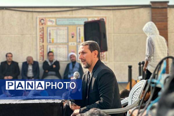  سوگواری نوجوانان برای مادر مهربانی‌ها