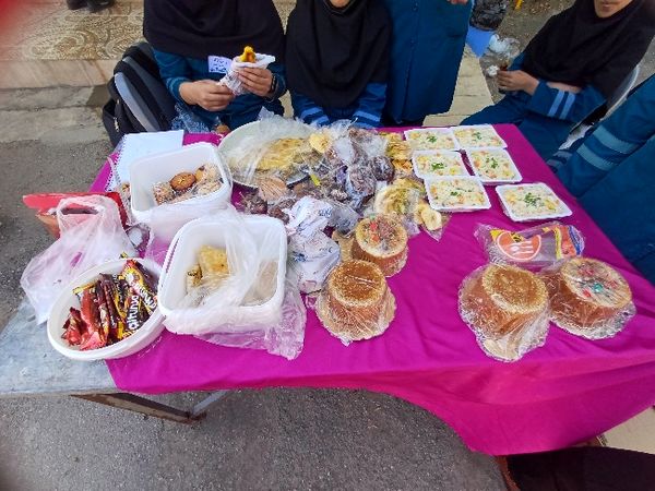 برپایی بازارچه درون‌مدرسه‌ای با هدف خوداتکایی در شیروان