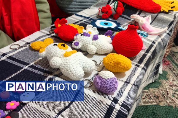 از سنت تا خلاقیت، برگزاری نمایشگاه صنایع دستی یلدا در دبیرستان توحید یک