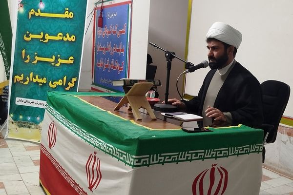 کارگاه «زیست عفیفانه» در کانون پیام نورآباد؛ تبیین نقش حیاتی عفاف و حجاب در مصاف با جنگ نرم دشمن

