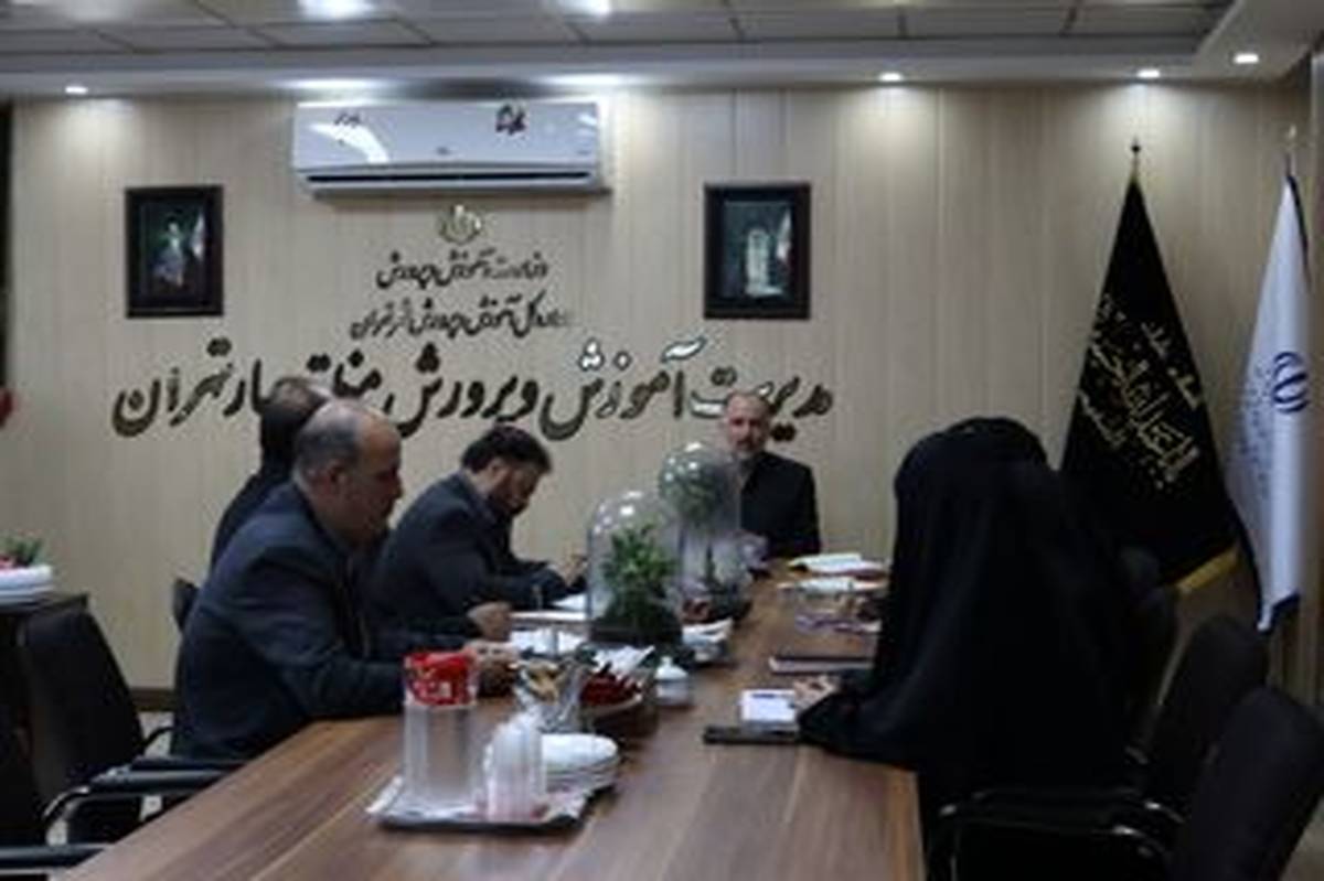 تبیین فرهنگ ایثار و شهادت یک وظیفه ملی است