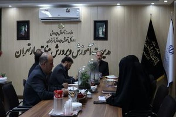 تبیین فرهنگ ایثار و شهادت یک وظیفه ملی است