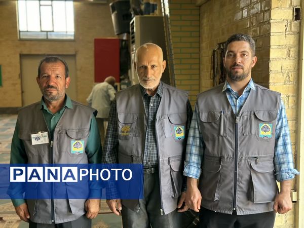 حضور دانش‌آموزان و فرهنگیان در نماز‌ جمعه صفادشت