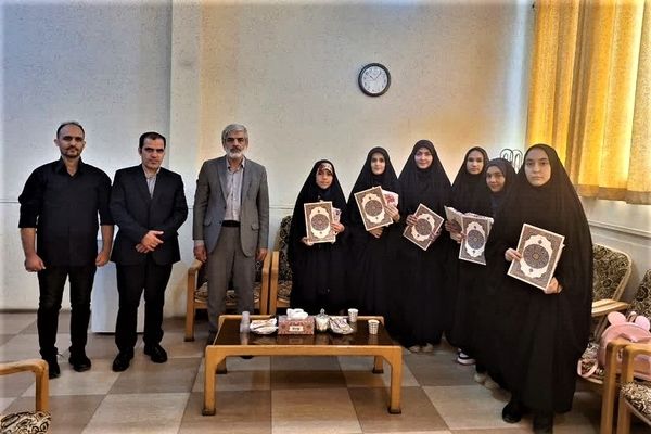 آیین تقدیر از خبرنگاران فعال ناحیه ۲ قم برگزار شد