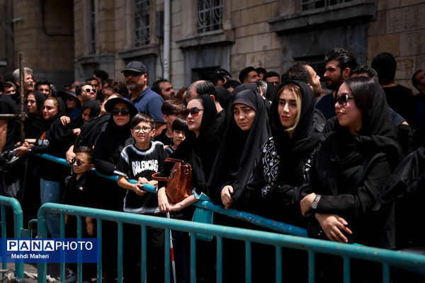 خیمه‌سوزان ظهر عاشورا در چهارراه گلوبندک تهران