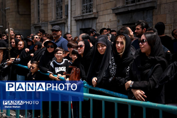 خیمه‌سوزان ظهر عاشورا در چهارراه گلوبندک تهران