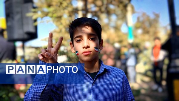 فریاد استکبارستیزی دانش‌آموزان نظرآبادی در روز ۱۳ آبان