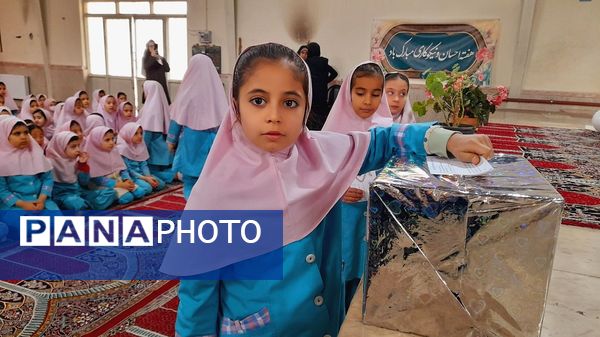 برگزاری جشن احسان و نیکوکاری در مدرسه دخترانه جعفریه محمدشهر کرج