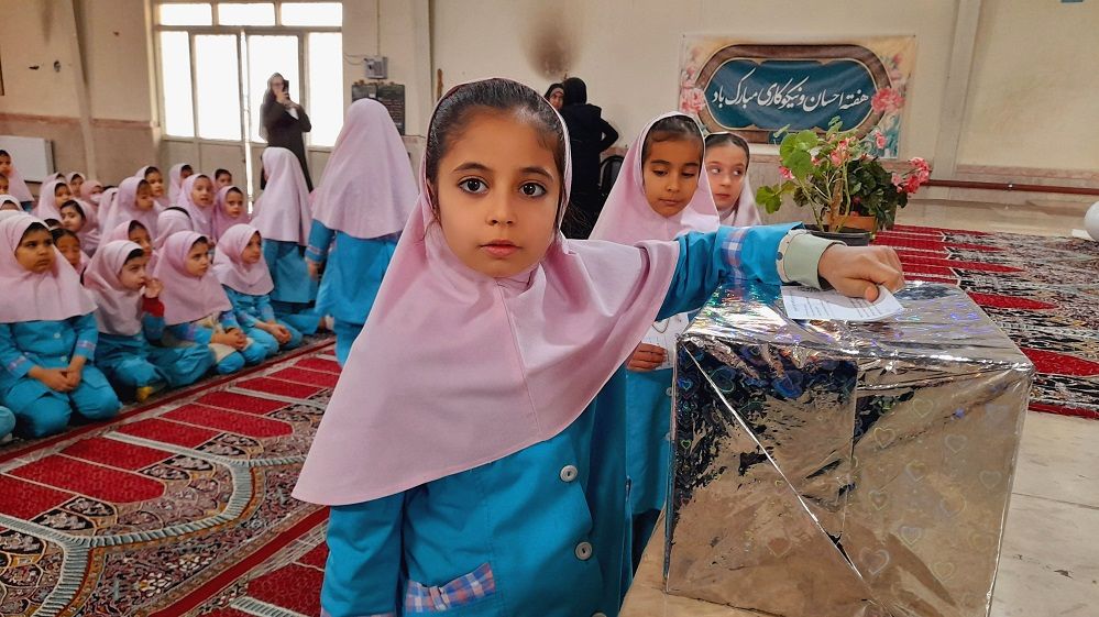برگزاری جشن احسان و نیکوکاری در مدرسه دخترانه جعفریه محمدشهر کرج
