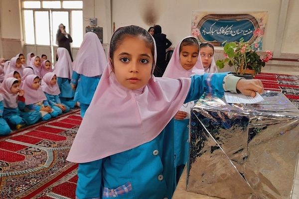 برگزاری جشن احسان و نیکوکاری در مدرسه دخترانه جعفریه محمدشهر کرج