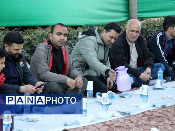 بزرگ‌ترین سفره جهان اسلام به نام کریم اهل بیت برپا شد