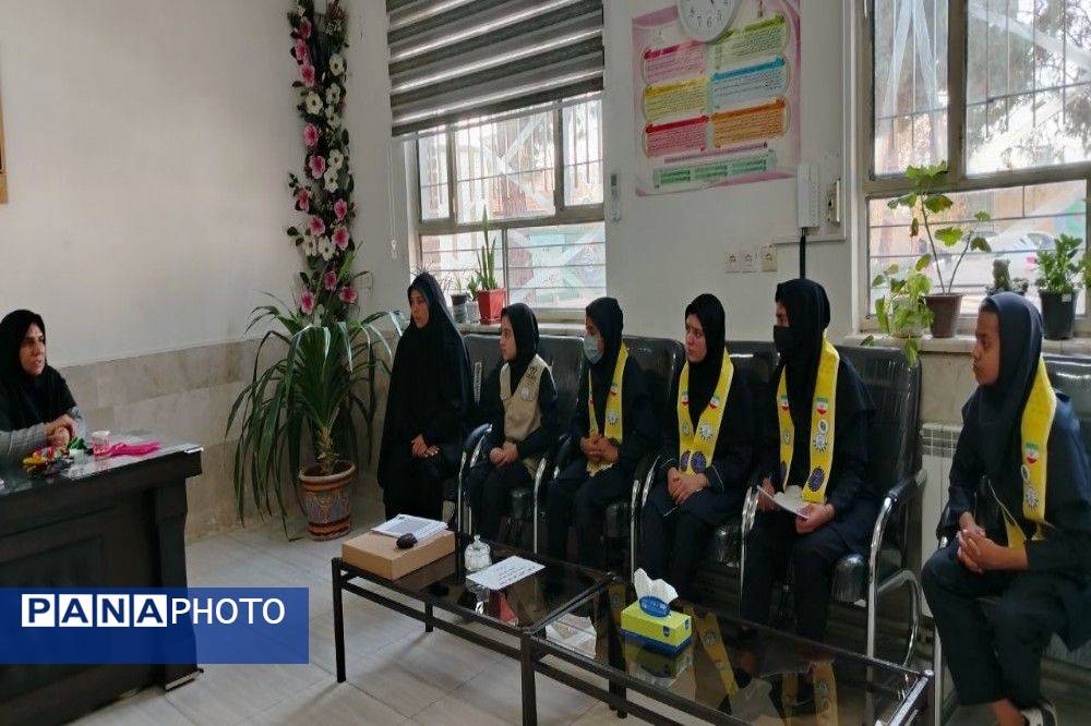 اولین جلسه شورای دانش آموزی در دبیرستان شهید مجید دهنوی  نیشابور