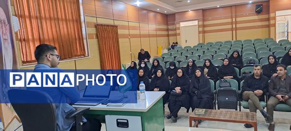 طرح فرهنگی آموزشی معلم زمینه ساز در منطقه زرین آباد 