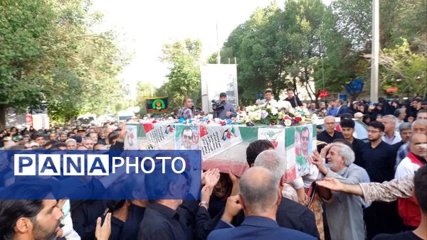تشییع پیکر پزشکِ شهید در بروجن