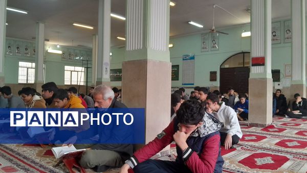 مراسم افطاری در دبیرستان دهخدا ناحیه یک کرج 
