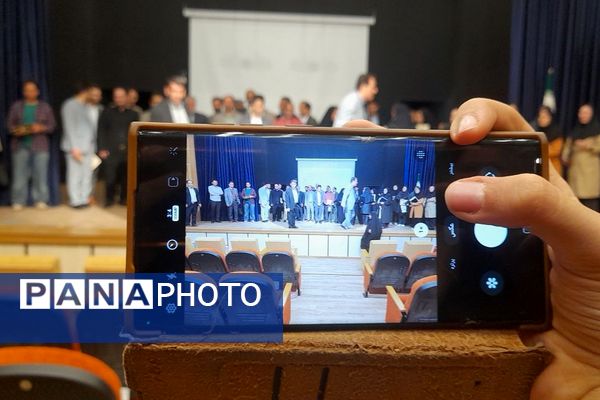 برزگرای جشنواره طلایه داران  به منظور  قدردانی از تلاش‌ها و دستاوردهای دانش‌آموزان و مدیران مدارس ملارد 