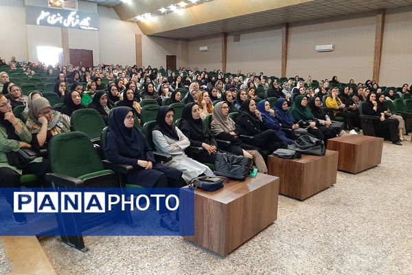 انتخابات انجمن اولیا و مربیان دبیرستان دخترانه پویش ناحیه 3 شیراز
