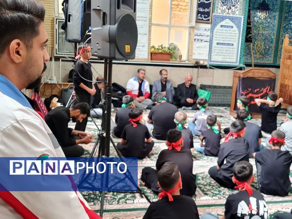تجدید بیعت دانش‌آموزان ابهری با آرمان‌های عاشورا در سوگواره «احلی من العسل»