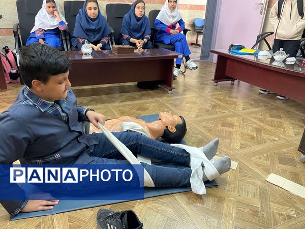 برگزاری جلسه آموزشی دانش‌آموزان سفیر سلامت  منتخب جهت حضور در مسابقات استانی