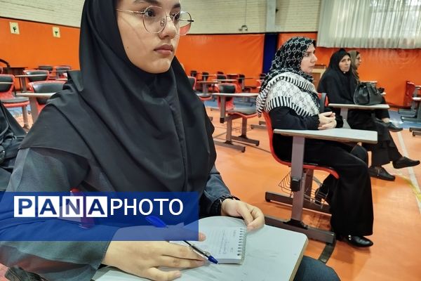 مراسم آغاز سال تحصیلی جدید ویژه دانش‌آموزان ورودی دهم در دبیرستان نمونه محبی نیشابور