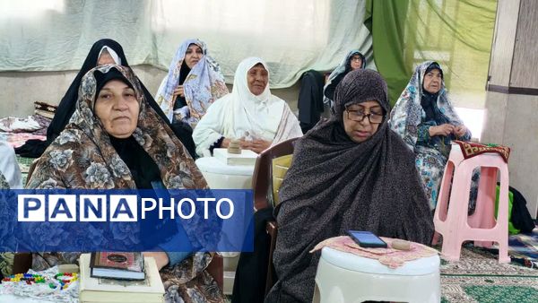 مراسم معنوی اعتکاف دانش‌آموزی در مسجد امام خمینی(ره)