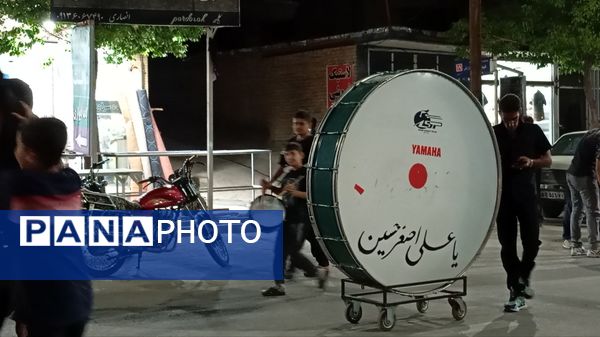 اهتزار پرچم ماه محرم در شهر بن 