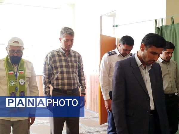 بازدید ارزیاب کشوری سازمان دانش‌آموزی در مدارس تمام پیشتاز شهرستان فاروج