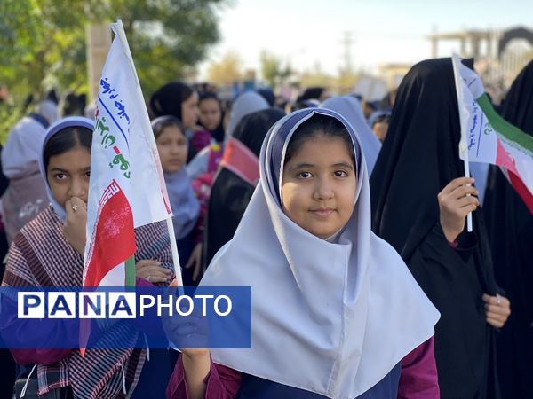 راهپیمایی عظیم ۱۳ آبان ماه، با حضور پرشور دانش‌آموزان ولایتمدار و مردم غیور و همیشه در صحنه مه‌ولات