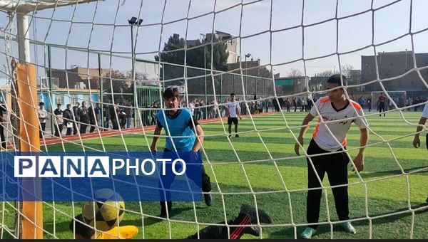 گذری بر فینال مسابقات فوتسال درون مدرسه دبیرستان شاهد ابوذر غفاری 