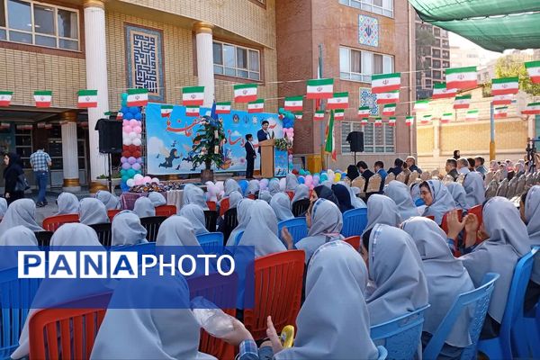 جشن عاطفه‌ها در مدارس ناحیه 2 شیراز