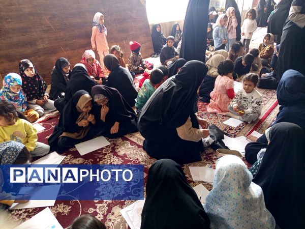 برپایی غرفه کودک در حاشیه نماز جمعه کاشمر