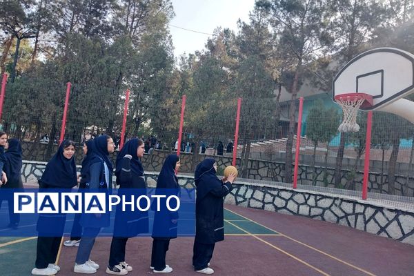 برگزاری المپیاد ورزشی درون مدرسه‌ای در مدرسه علامه مجلسی شهرستان پیشوا
