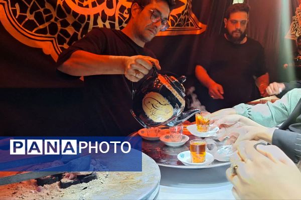 موکب‌های عزاداری در جای جای مشهد، جلوه‌ای از عشق و ماتم در شب سالروز شهادت امام رضا (ع)