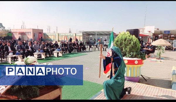 برگزاری مراسم هفته پژوهش در آموزشگاه فرزانگان هیأت امنای ملارد