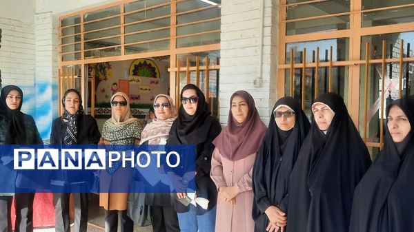 جشن میلاد حضرت زینب (س) و روز پرستار در دبستان پنجم مهر