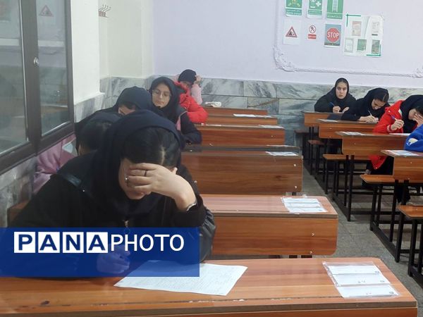 امتحانات ترم اول در دبیرستان دخترانه انیس خوش قدم 