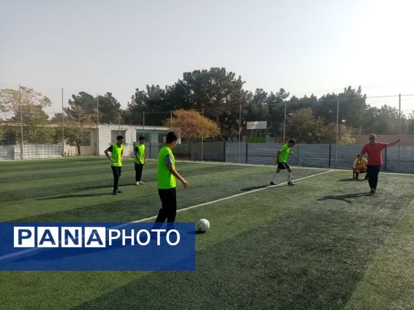 آغاز رقابت‌های ورزشی دبیرستان نمونه آیت‌الله خامنه‌ای 