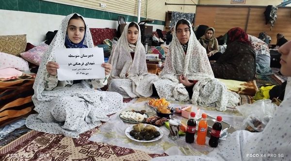 برگزاری مراسم اعتکاف توسط دانش آموزان دبیرستان شهدای فرهنگی ۲
