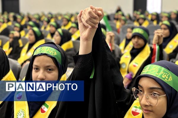 برگزاری آیین وطن‌یار سازمان دانش‌آموزی اسلامشهر باحضور مسئولان و پیشتازان