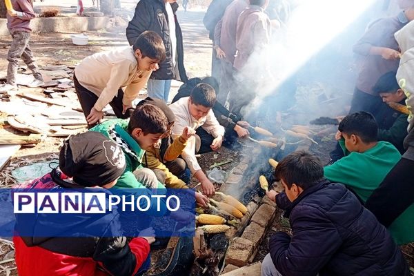 اردوی یک روزه دانش‌آموزان پایه هشتمی دبیرستان میثاق