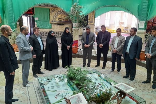 تجدید میثاق سرپرست آموزش وپرورش منطقه پردیس با شهدای گمنام