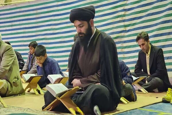 محفل دانش‌آموزی انس با قرآن کریم منطقه گلباف