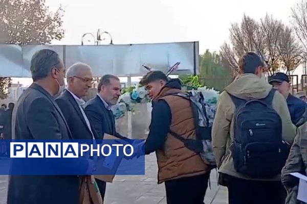 مراسم بدرقه دانش آموزان پسر ناحیه یک و دو شهرری در اردوی راهیان نور 