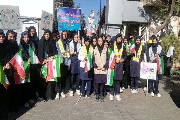 راهپیمایی یوم‌الله ۱۳ابان ماه در شهرستان نیشابور 