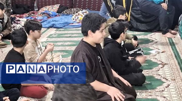 سحرگاه دانش‌آموزان معتکف 