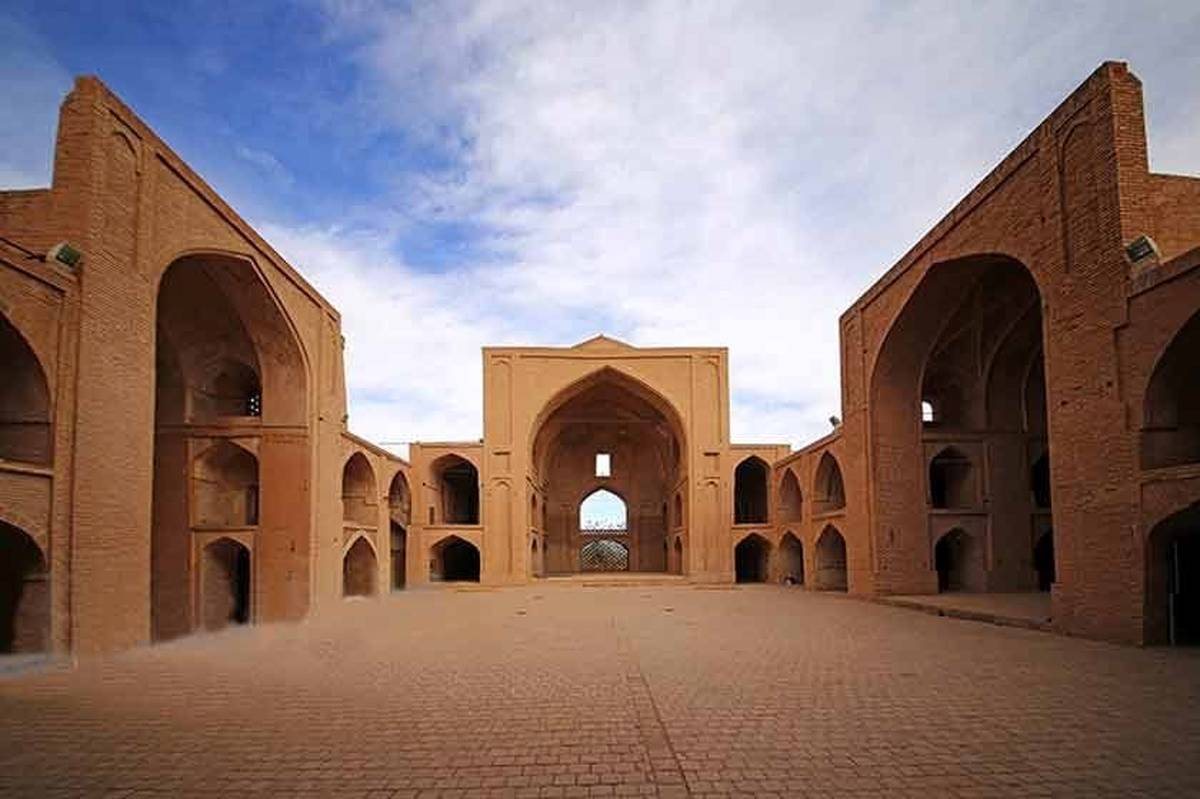 مسجد جامع اردستان یکی از جاذبه های گردشگری شهر اردستان 