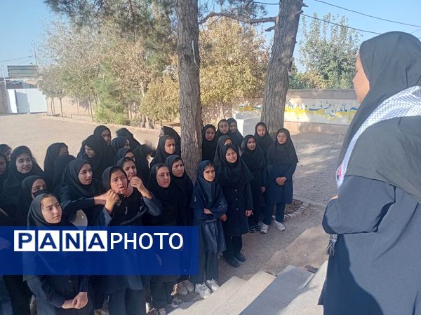 کارگاه آموزش فریادهای شادی و نغمه‌های آوایی در مدرسه مادر مهربان خلیل آباد