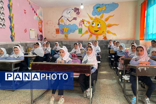 مانور تخلیه اضطراری و آمادگی برای لحظات بحرانی در مدرسه معراج بهارستان‌دو