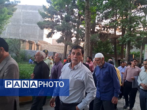مراسم دعای عرفه درجوار شهدای گمنام پارک وحدت شهرستان آشخانه